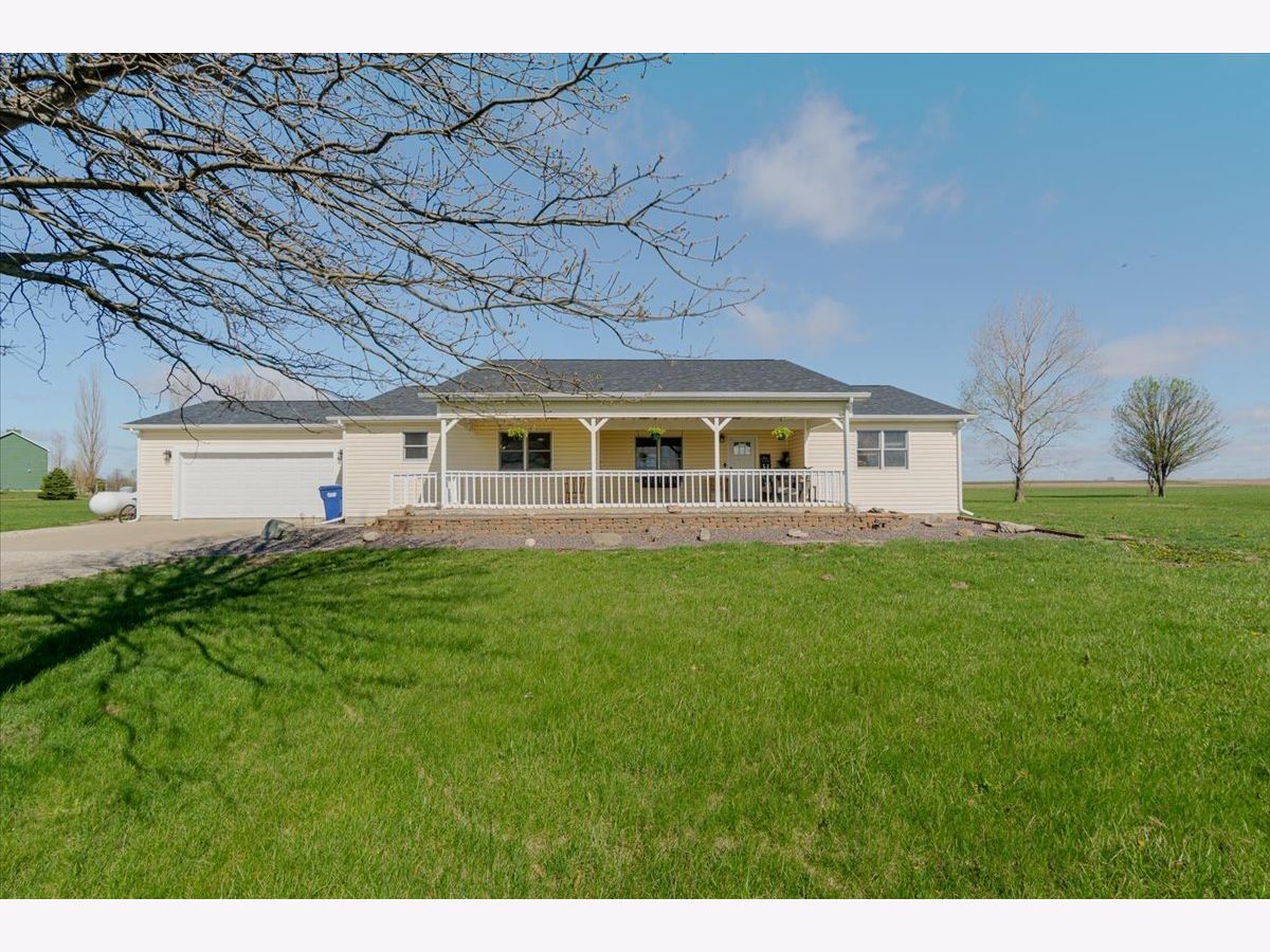  For Sale Mansfield Illinois, 1388 2950 North Road