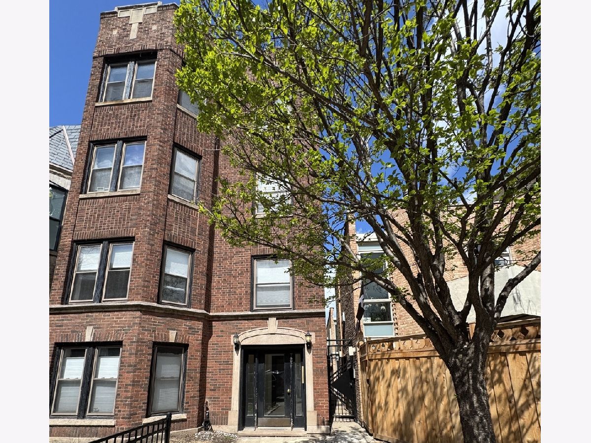  For Sale Chicago Illinois, 722 Oakdale Avenue