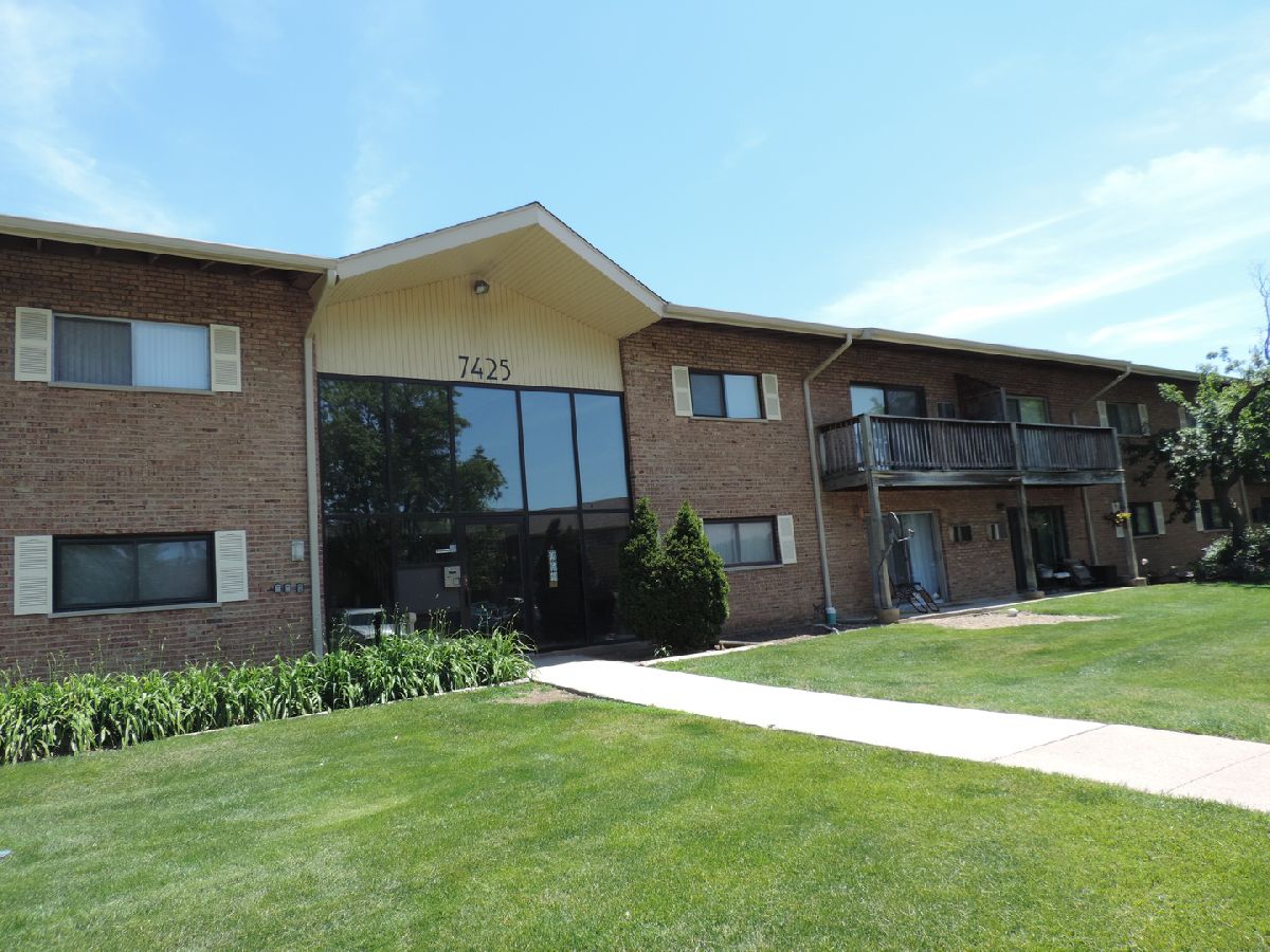  For Rent Darien Illinois, 7425 Brookdale
