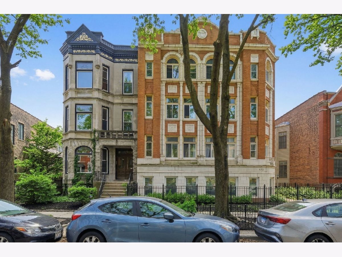  For Sale Chicago Illinois, 823 Oakdale Avenue