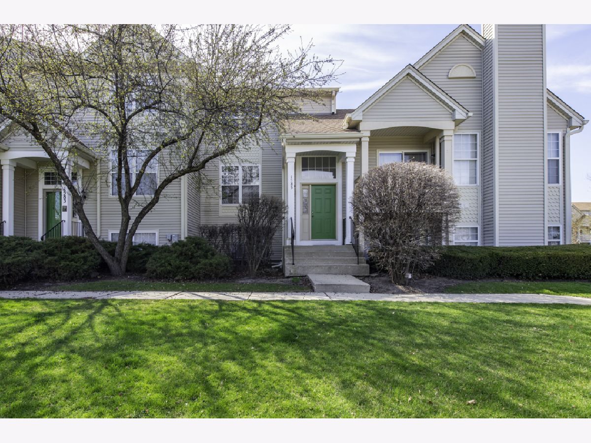  For Sale Gurnee Illinois, 1585 Spencer Court