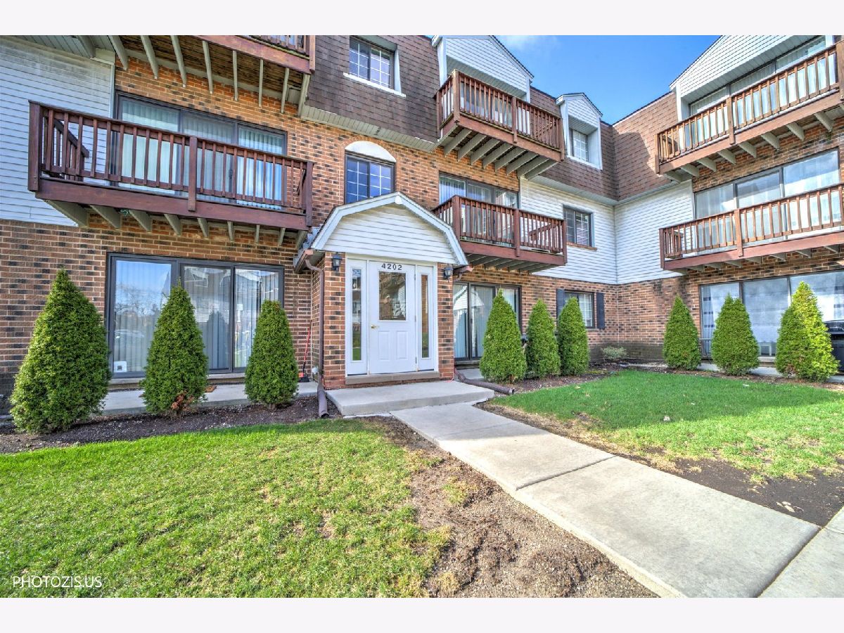  For Rent Glenview Illinois, 4202 Central