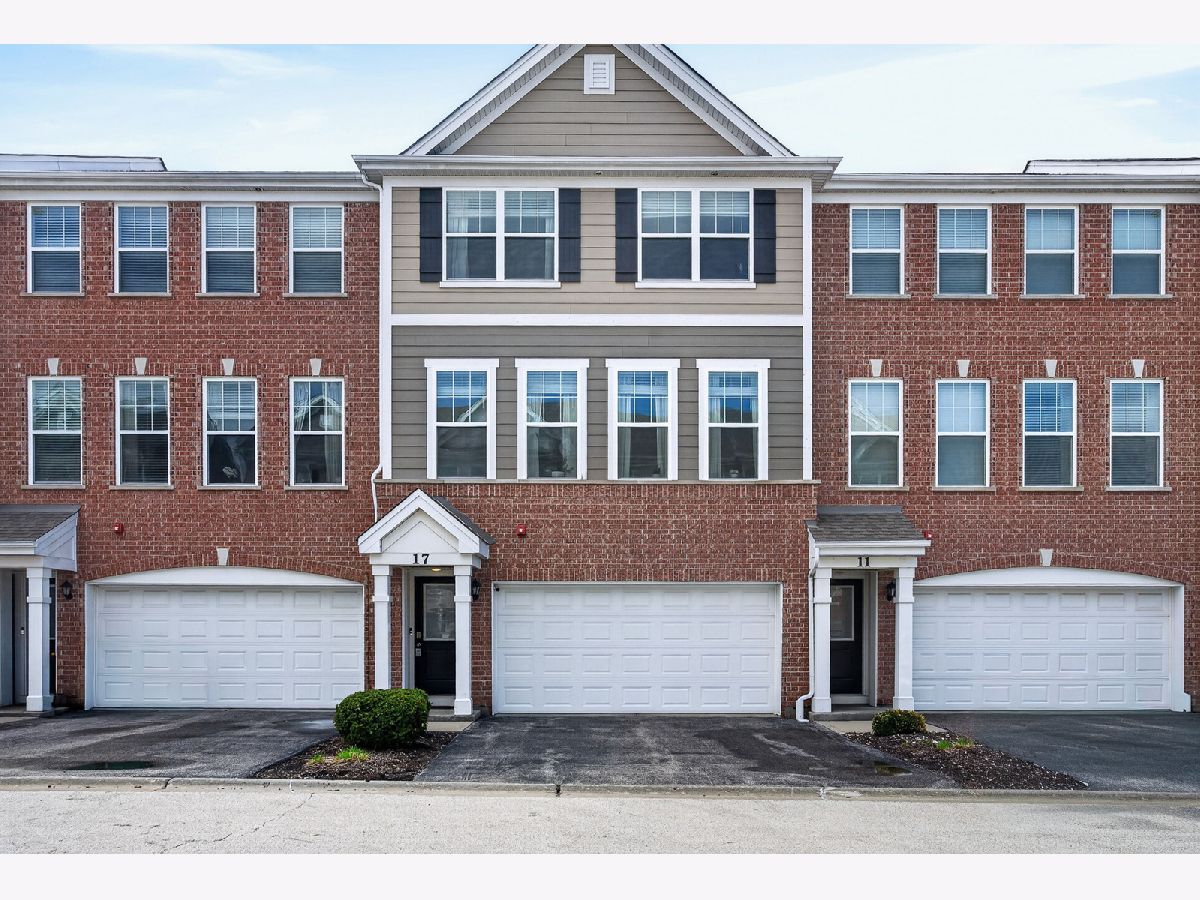  For Sale Wheeling Illinois, 17 Grey Wolf Drive