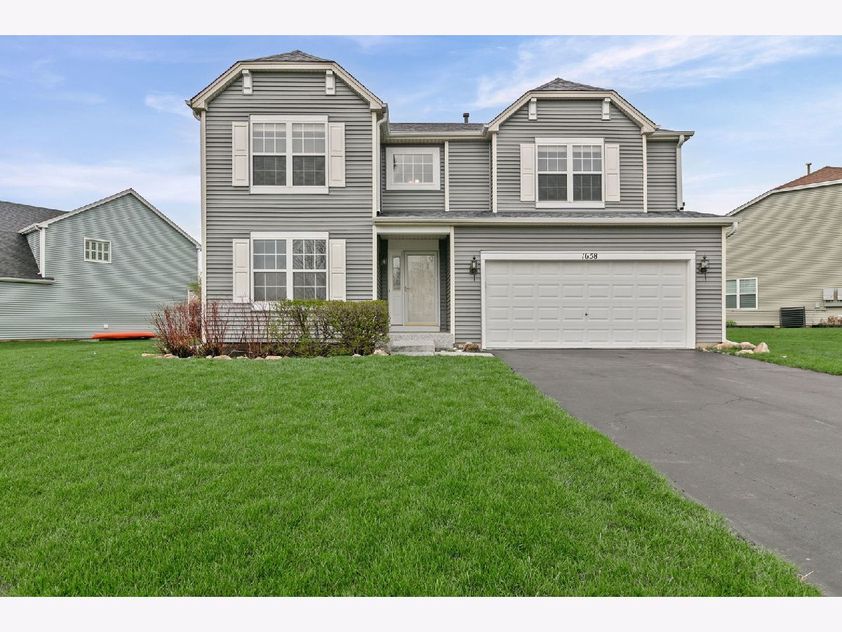  For Sale Antioch Illinois, 1658 Centennial Drive