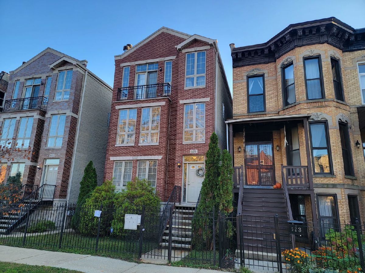  Rented Chicago Illinois, 525 Bowen