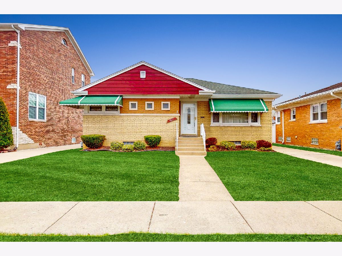  For Sale Westchester Illinois, 1821 Buckingham Avenue