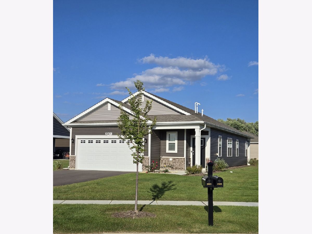  For Sale Algonquin Illinois, 2901 Harnish Drive