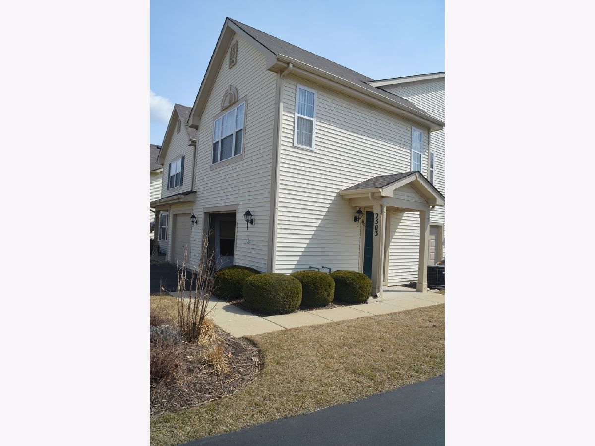 Homes & Townhomes & Condos For Rent Lakewood Valley Aurora Illinois, 2503 Dickens