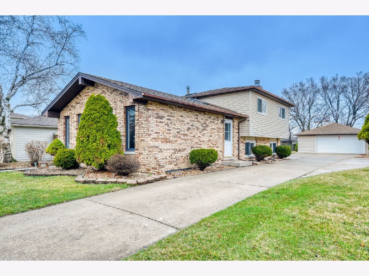  For Rent Hickory Hills Illinois, 7642 92nd