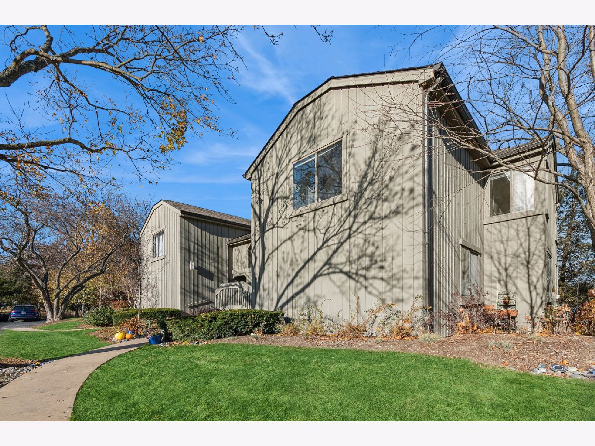  For Sale Lake Barrington Illinois, 33 Shoreline Road