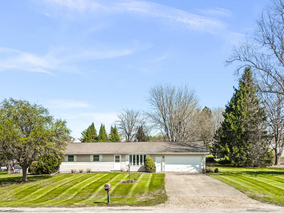 Homes For Sale Apollo Acres Bloomington Illinois, 14735 Lunar Drive