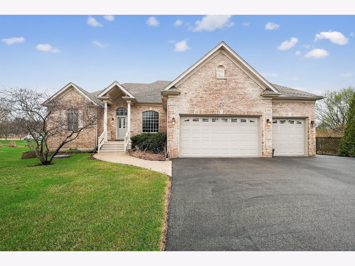  For Sale Sleepy Hollow Illinois, 412 Rainbow Drive