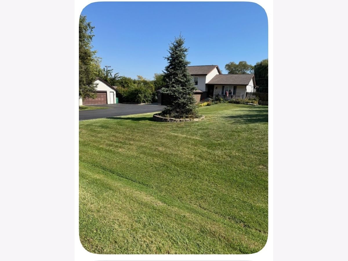 Homes For Sale Valentine Manor Lake Zurich Illinois, 25225 Virginia Avenue