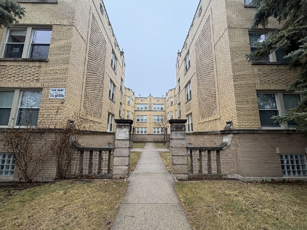  Rented Chicago Illinois, 2216 Thome