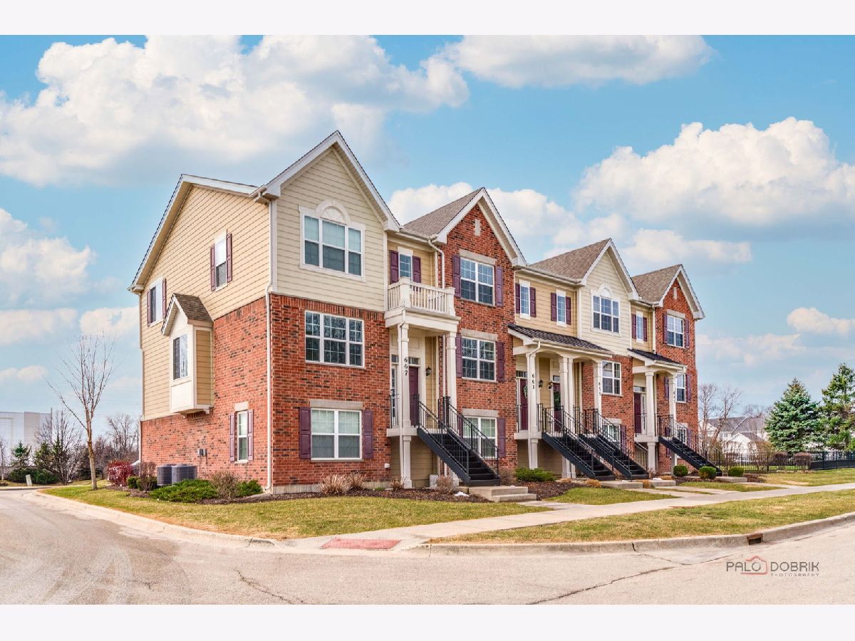  For Rent Mundelein Illinois, 667 Hickory