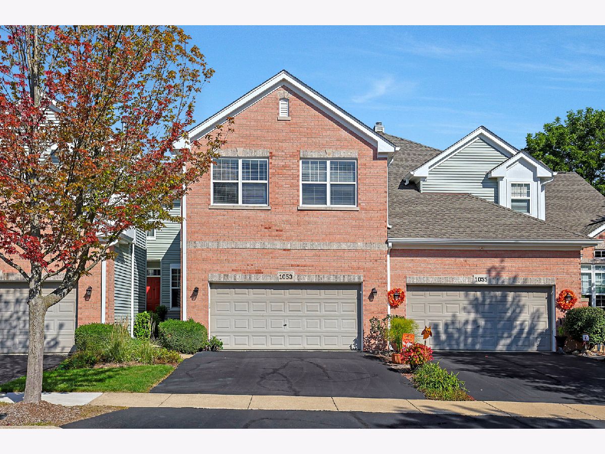 Townhomes For Sale The Villas In Hawk Hollow Bartlett Illinois, 1053 Hummingbird Way