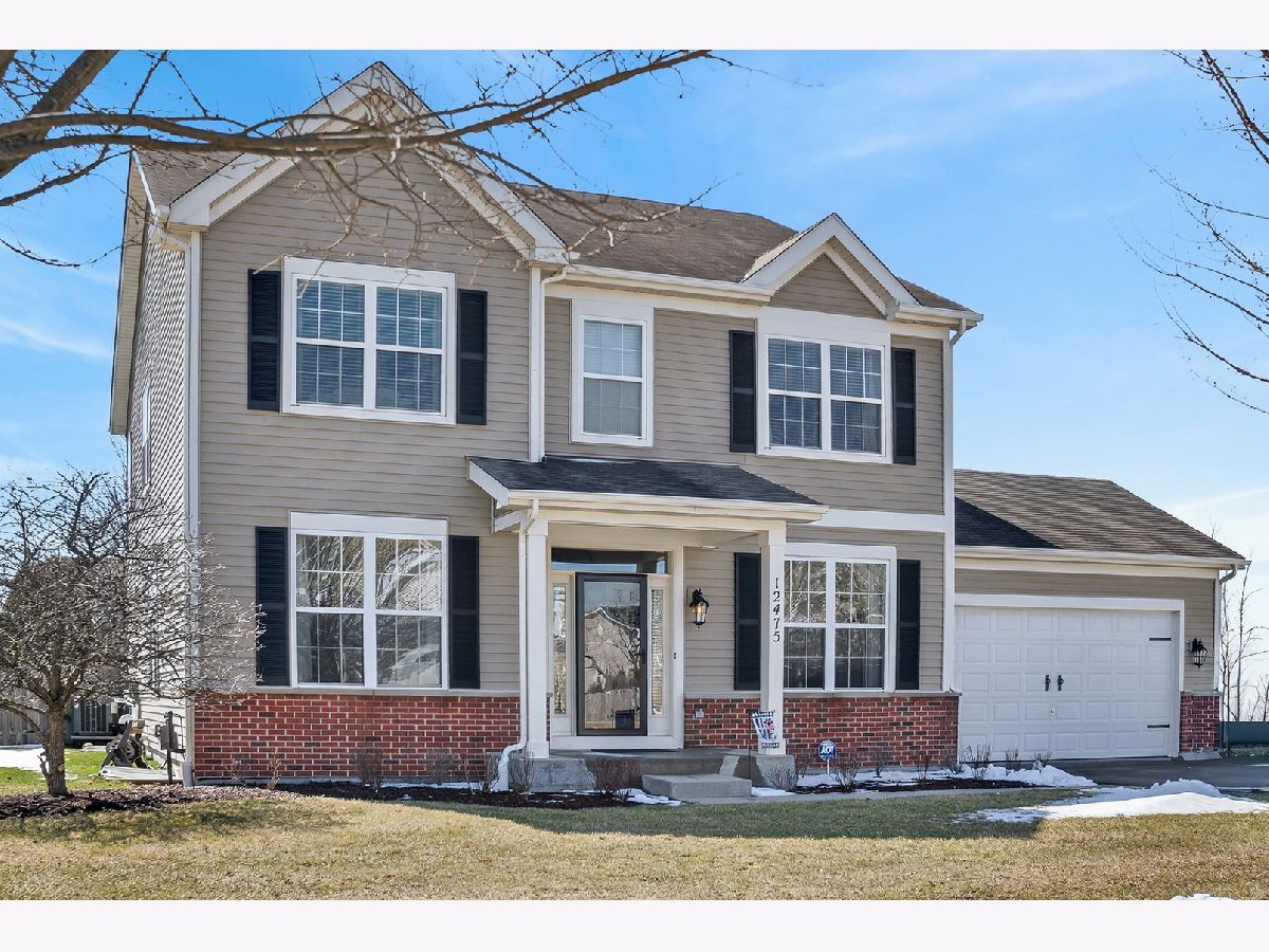 Homes For Sale Lions Chase Huntley Illinois, 12475 Carver Lane