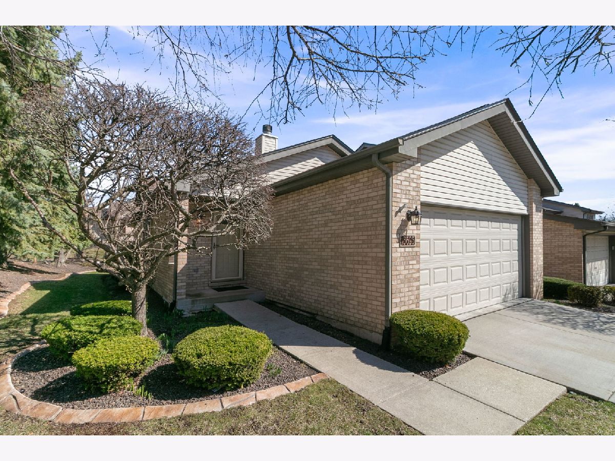 Townhomes For Sale Shenandoah Townhomes Orland Park Illinois, 15625 Shenandoah Drive