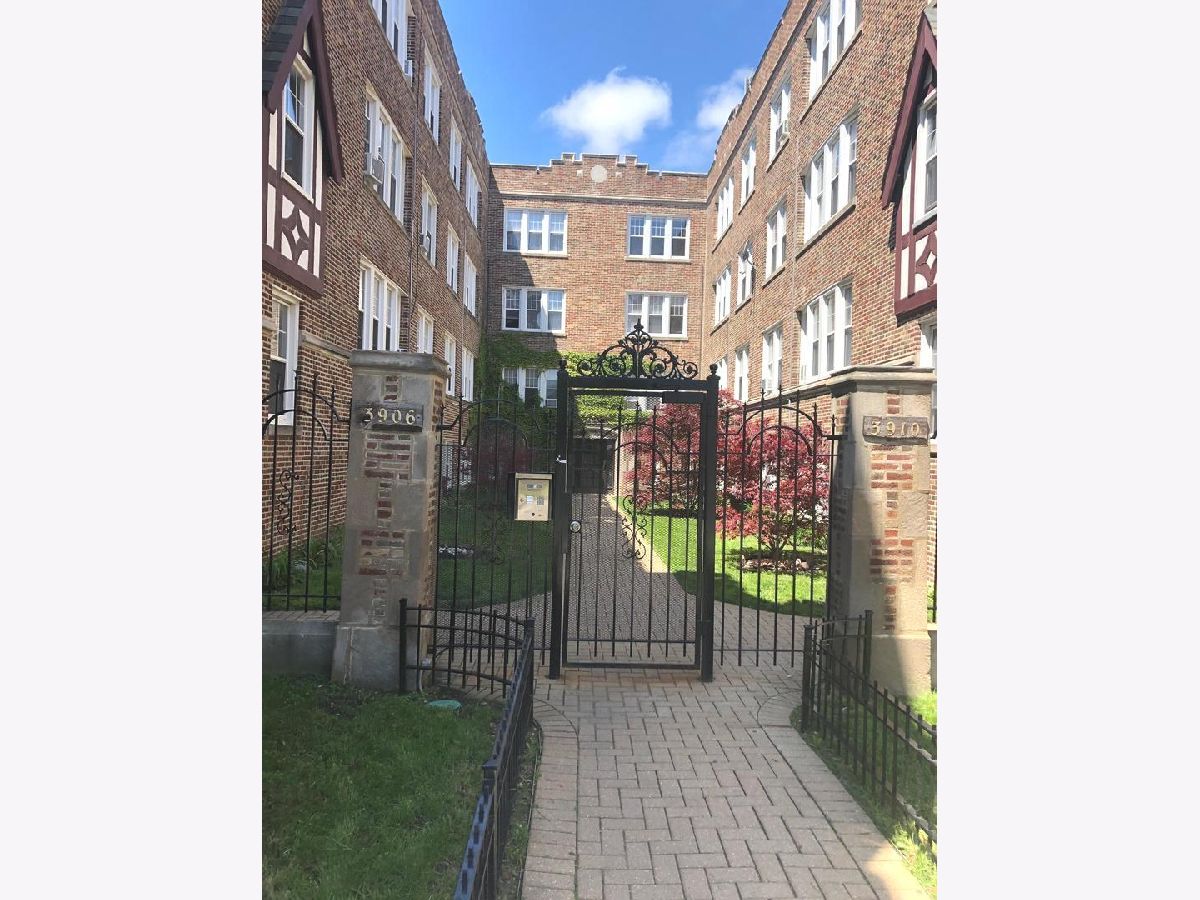  Rented Chicago Illinois, 3906 Central