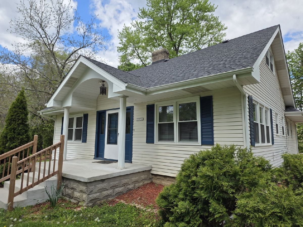  Rented Wayne Illinois, 32W266 Glos