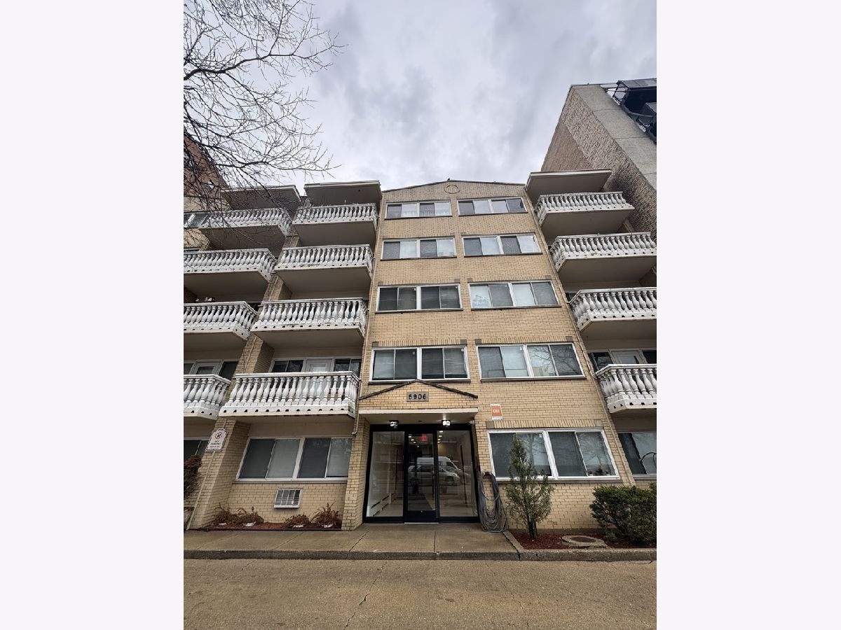  Rented Chicago Illinois, 5906 Sheridan