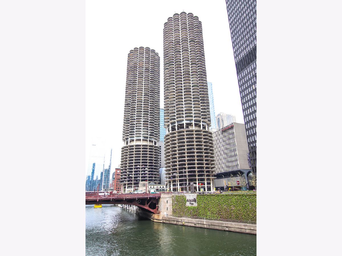  Rented Chicago Illinois, 300 State