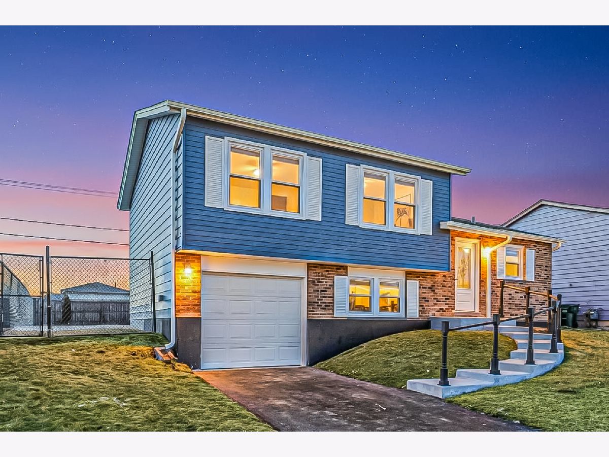  For Sale Country Club Hills Illinois, 17720 Winston Drive