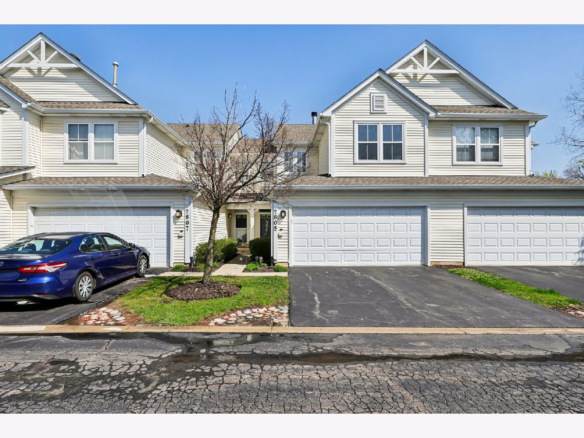  For Sale Lindenhurst Illinois, 2805 Falling Waters Drive