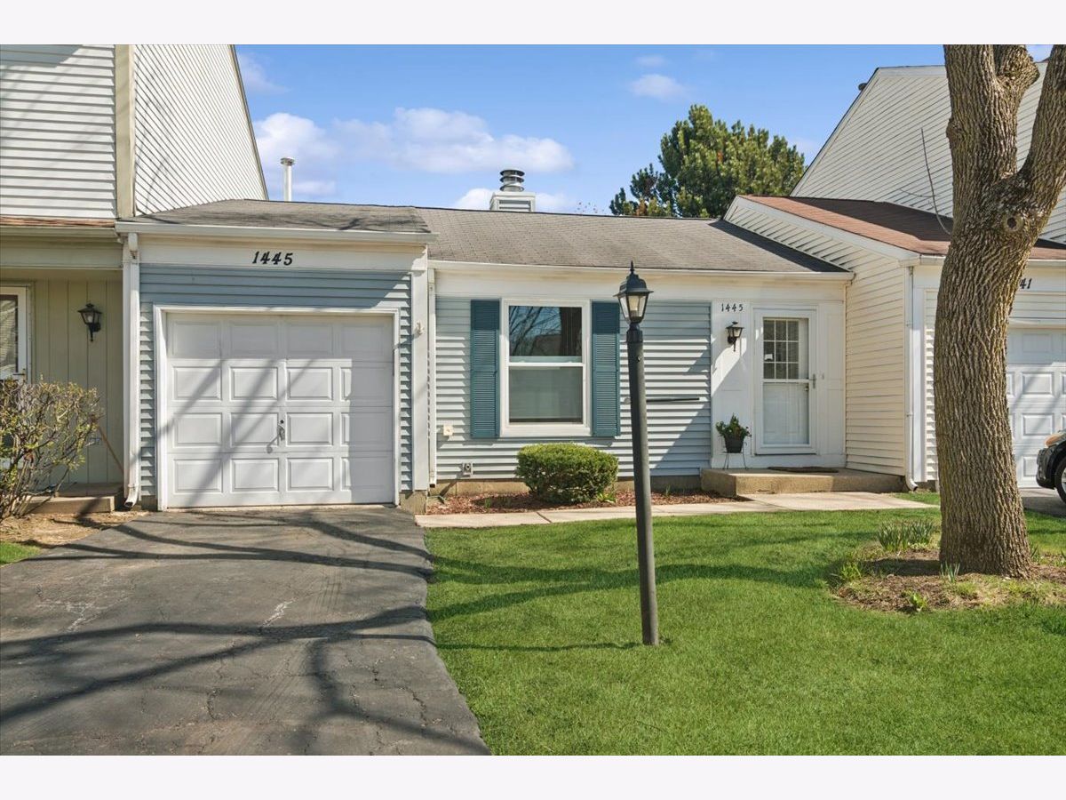 Townhomes For Sale Cherrybrook Village Palatine Illinois, 1445 Tanglewood Avenue