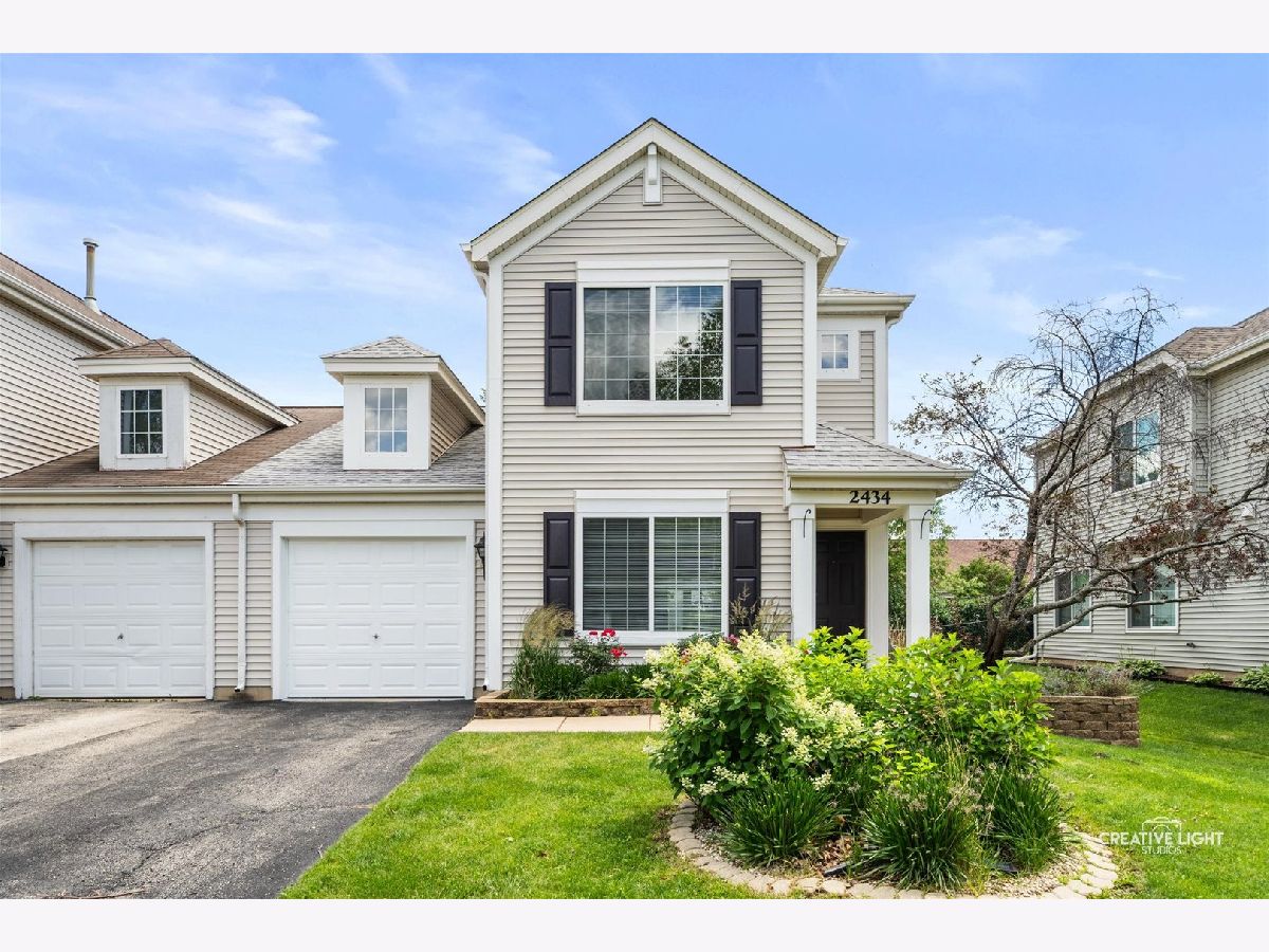  For Sale Montgomery Illinois, 2434 Roxbury Lane