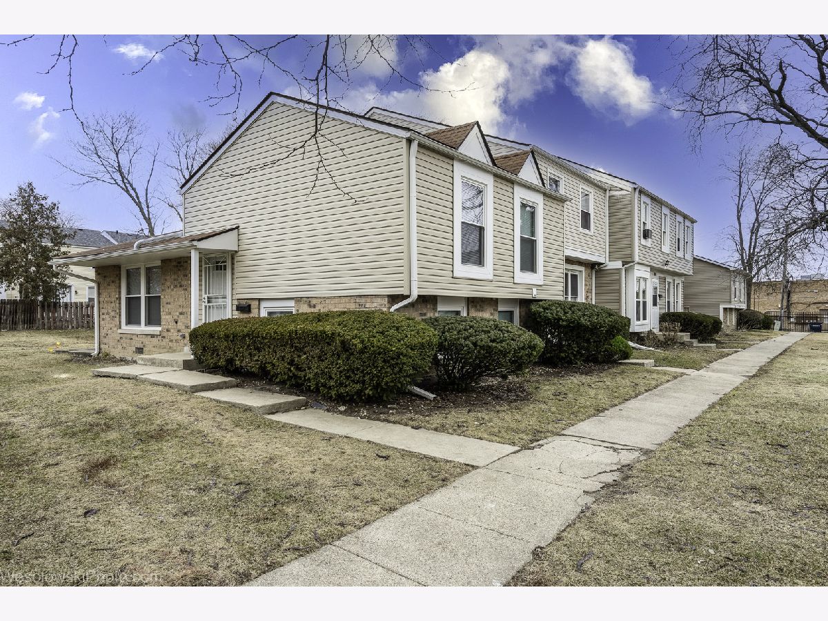  For Sale Country Club Hills Illinois, 1101 Williamsburg Road