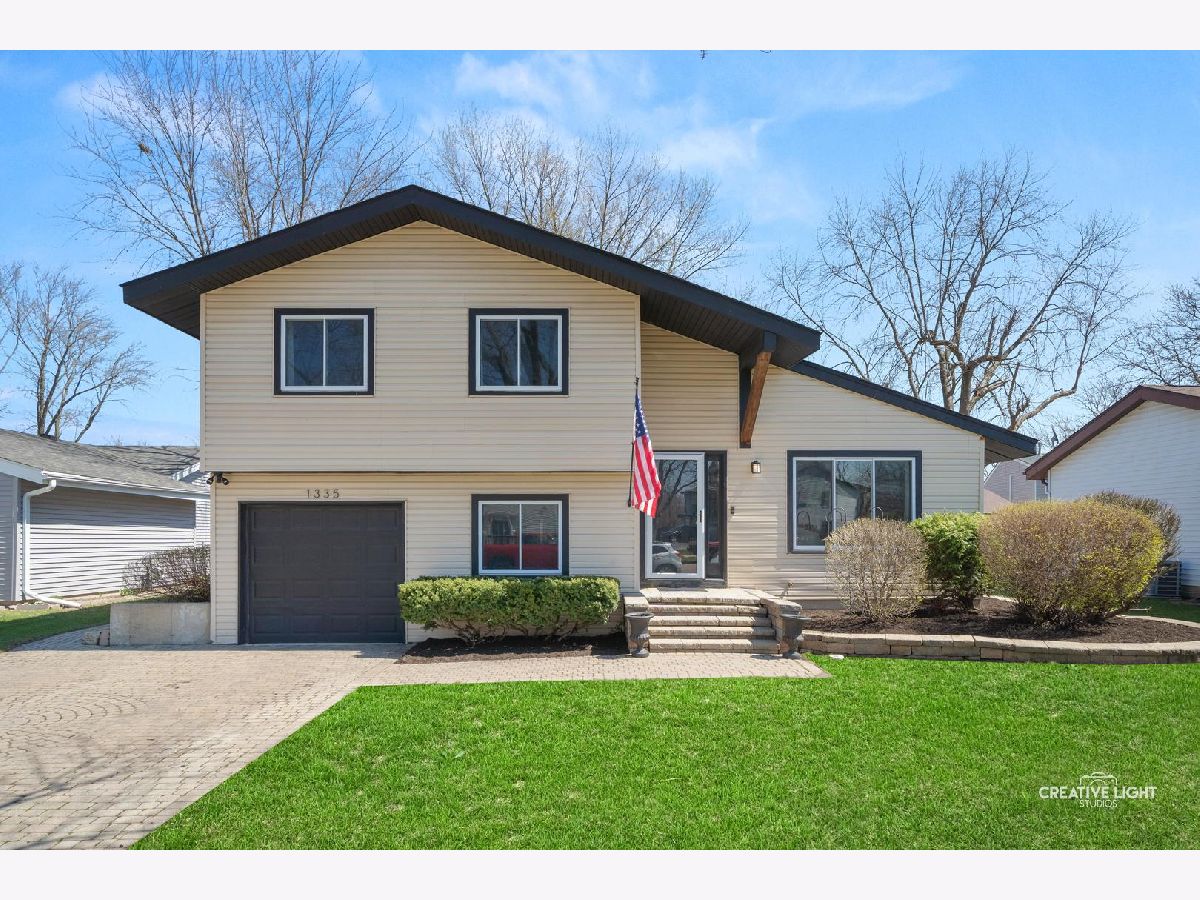  For Sale Aurora Illinois, 1335 Foxcroft Drive