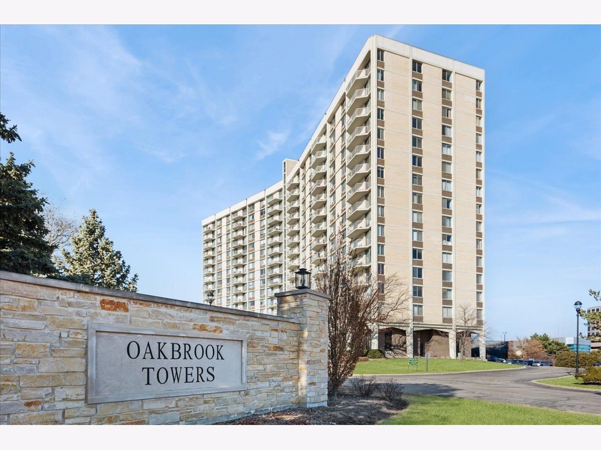  For Sale Oak Brook Illinois, 40 Tower Road