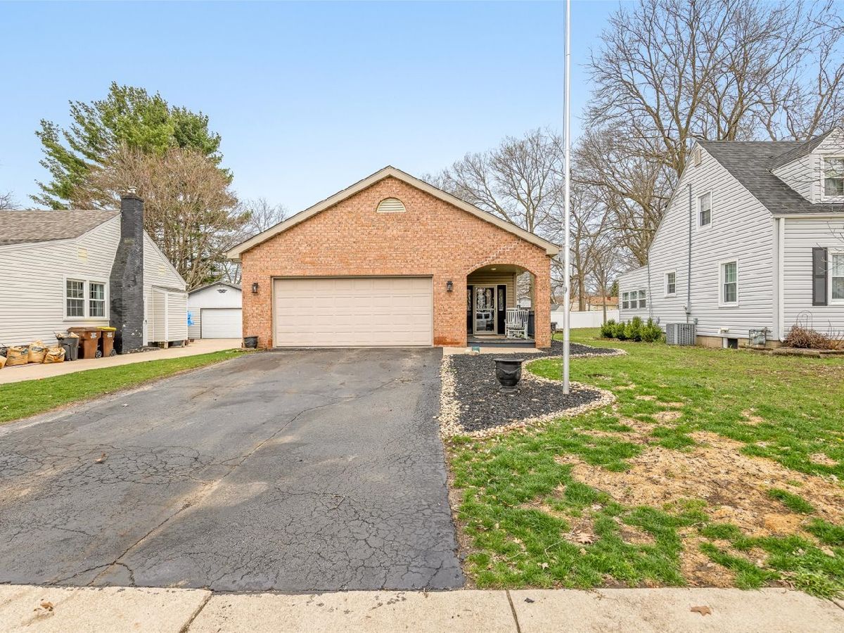  For Sale Loves Park Illinois, 207 Coronado Boulevard