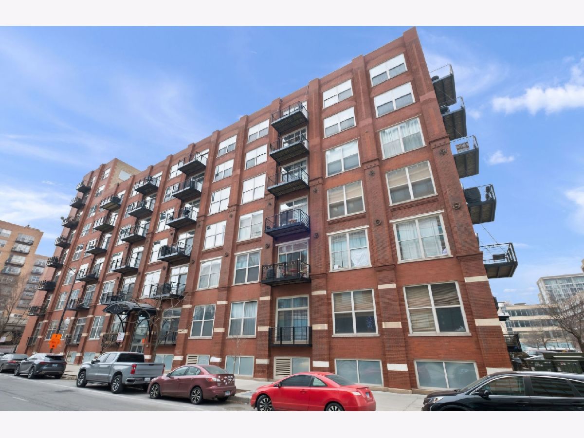 Condominiums For Sale Gotham Lofts Chicago Illinois, 420 Clinton Street