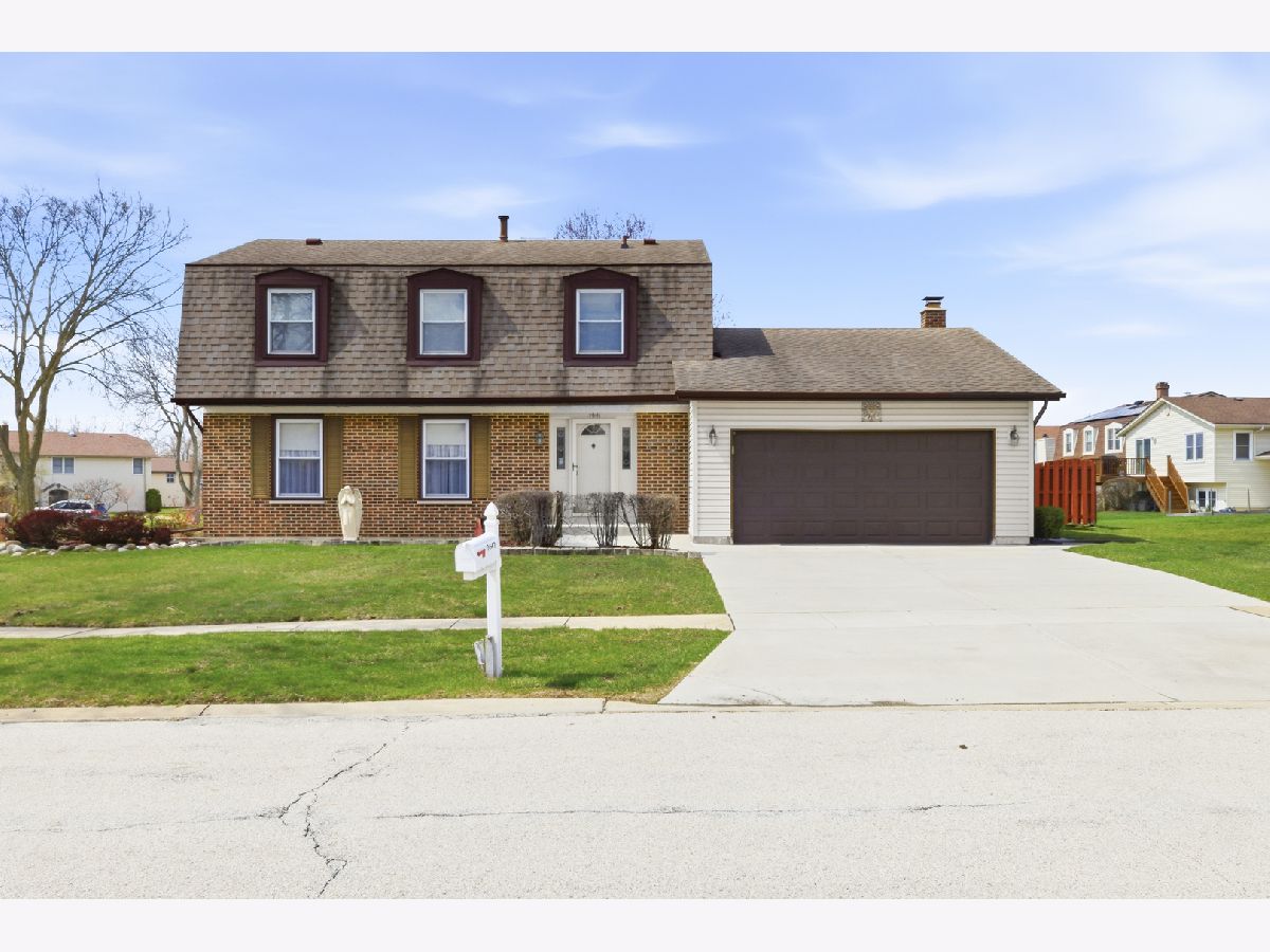 Homes For Sale Winston Grove Elk Grove Village Illinois, 1641 Missouri Drive