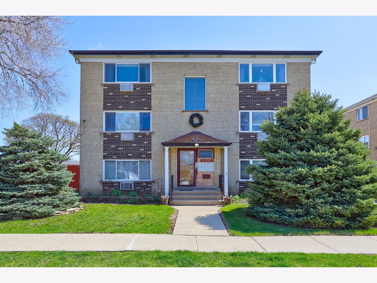  For Sale Schiller Park Illinois, 4209 Kolze Avenue