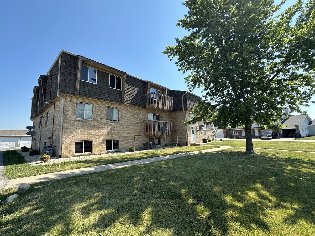  For Rent Crest Hill Illinois, 2390 Bicentennial