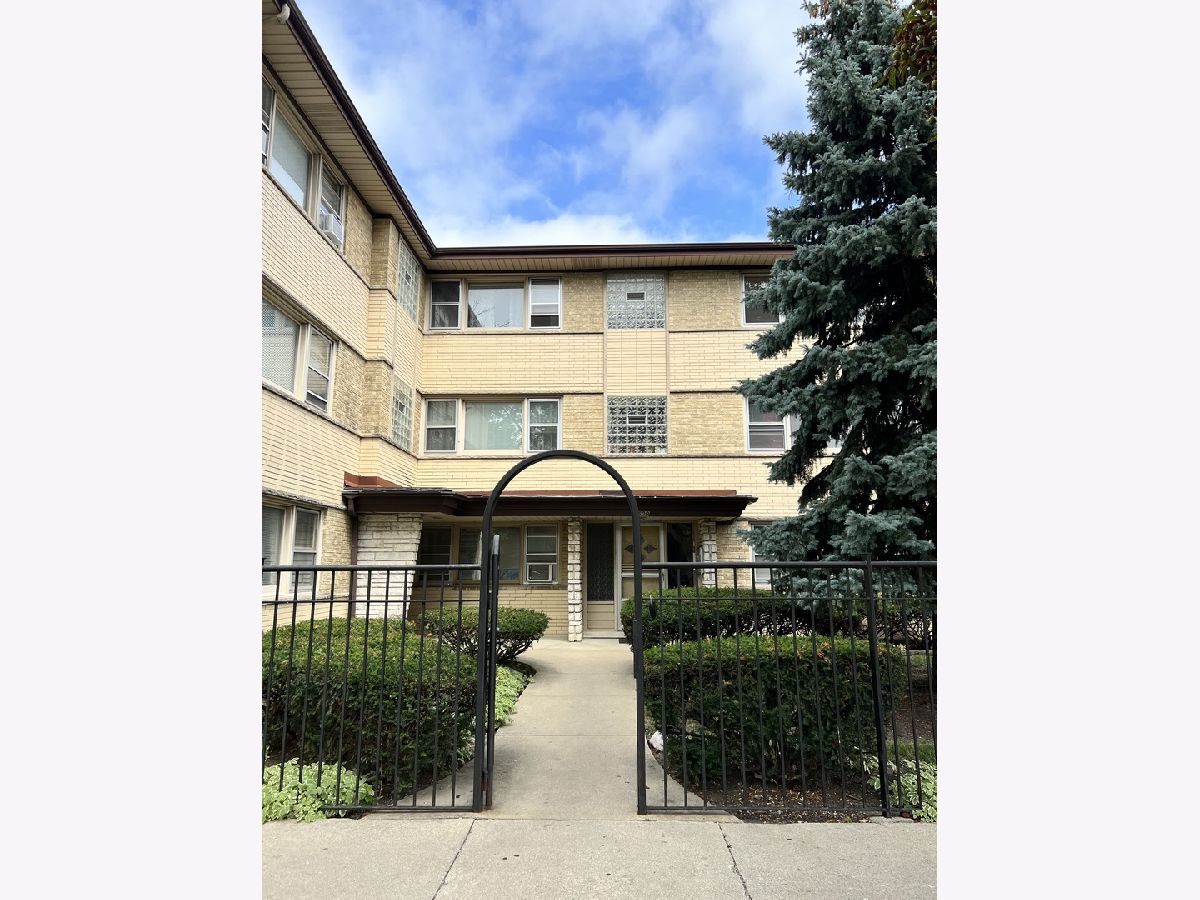  Rented Chicago Illinois, 2600 Austin