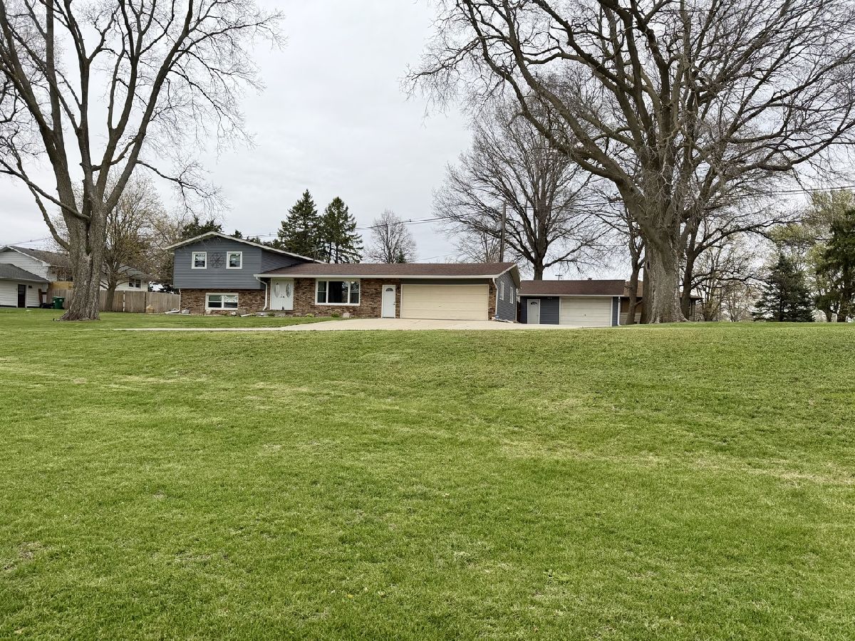  For Sale Clinton Illinois, 702 Grant Street