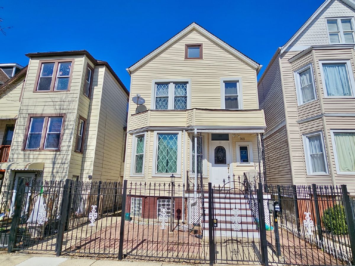  For Sale Chicago Illinois, 3412 Mclean Avenue