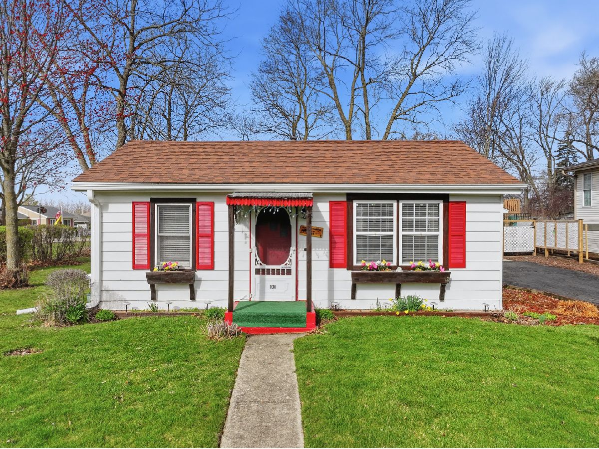  For Sale Lake In The Hills Illinois, 101 Oakleaf Road