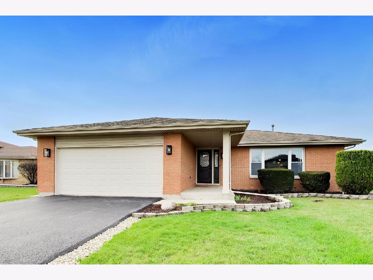  For Sale Country Club Hills Illinois, 4061 177th Street