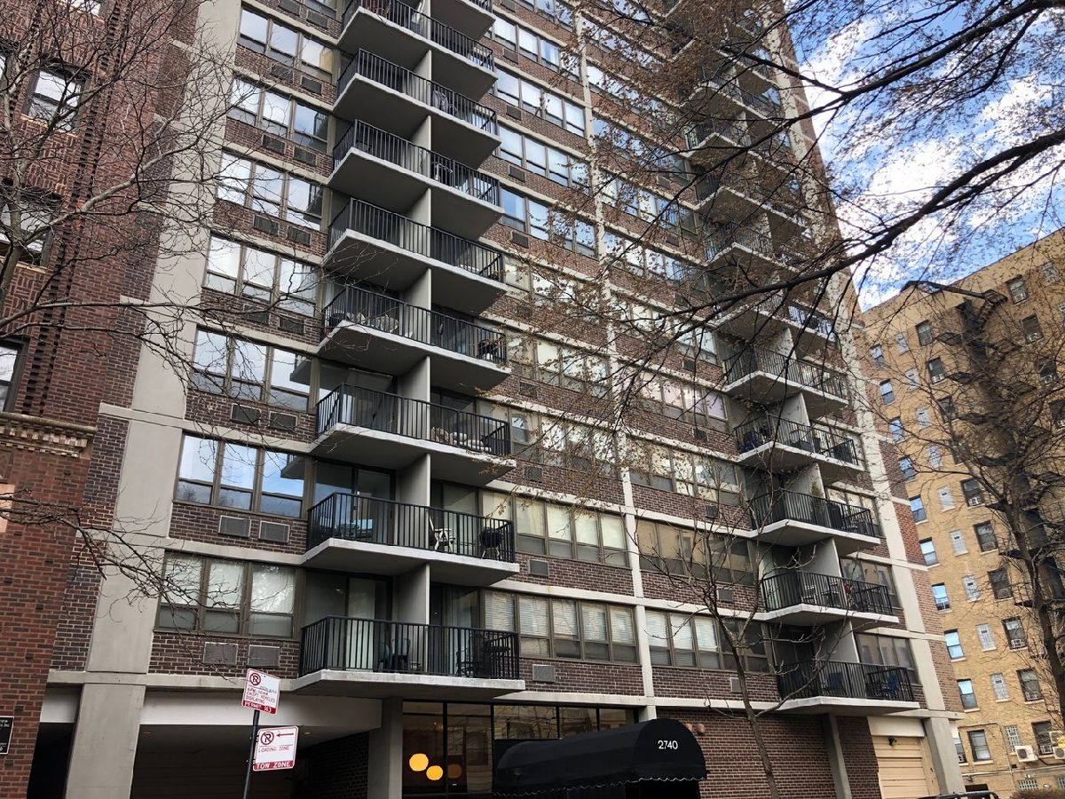 Condominiums Rented Parkview Towers Chicago Illinois, 2740 Pine Grove