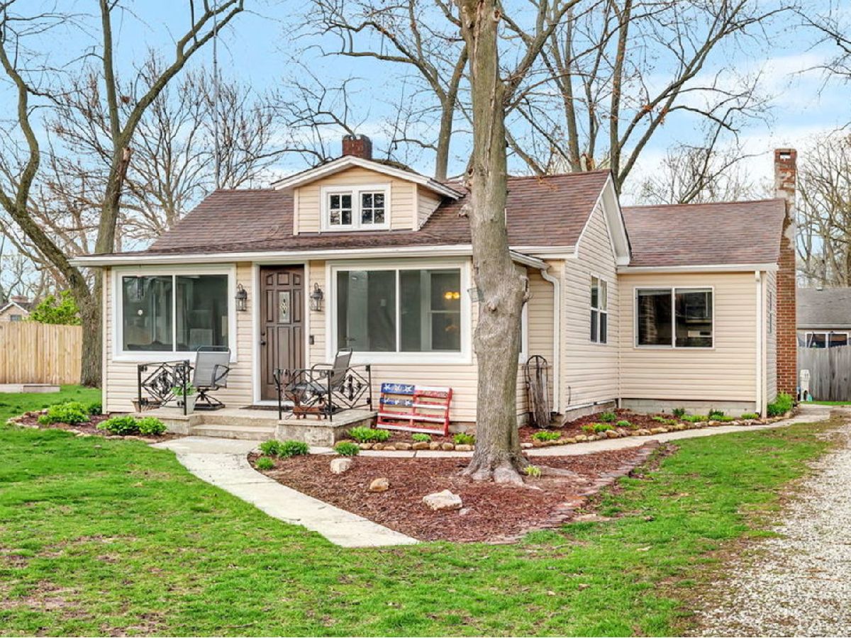  For Sale Braidwood Illinois, 136 Grove Street