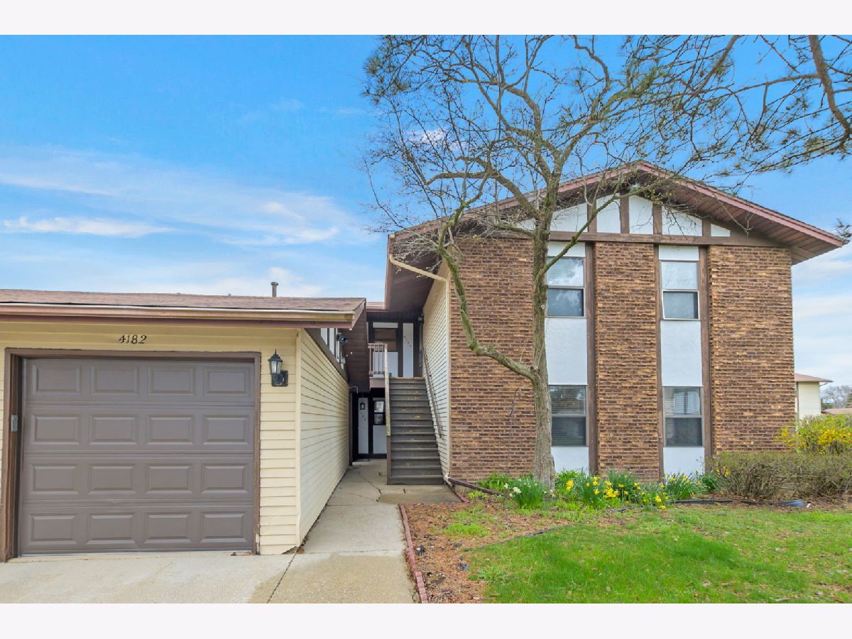  For Sale Country Club Hills Illinois, 4182 192nd Court