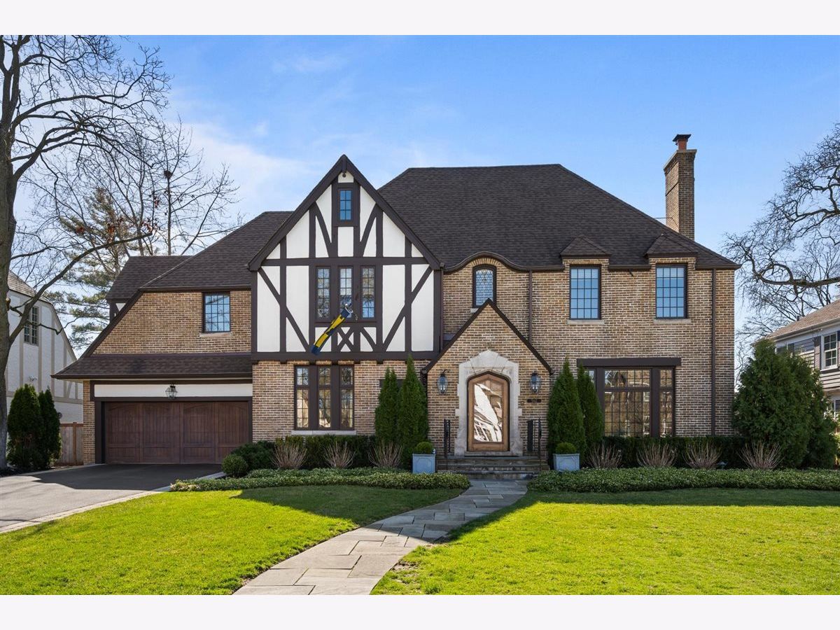  For Sale Kenilworth Illinois, 562 Earlston Road