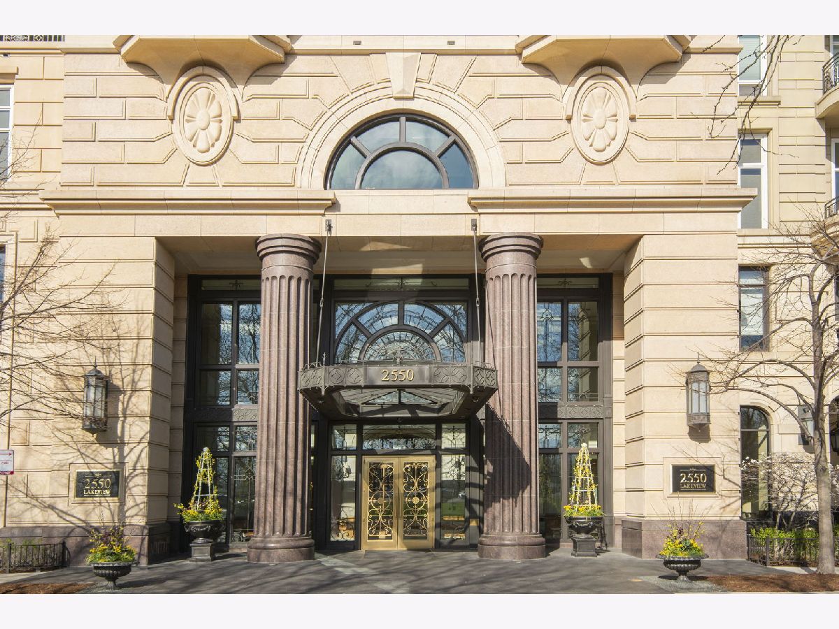 Condominiums For Rent Lincoln Park 2550 Chicago Illinois, 2550 Lakeview