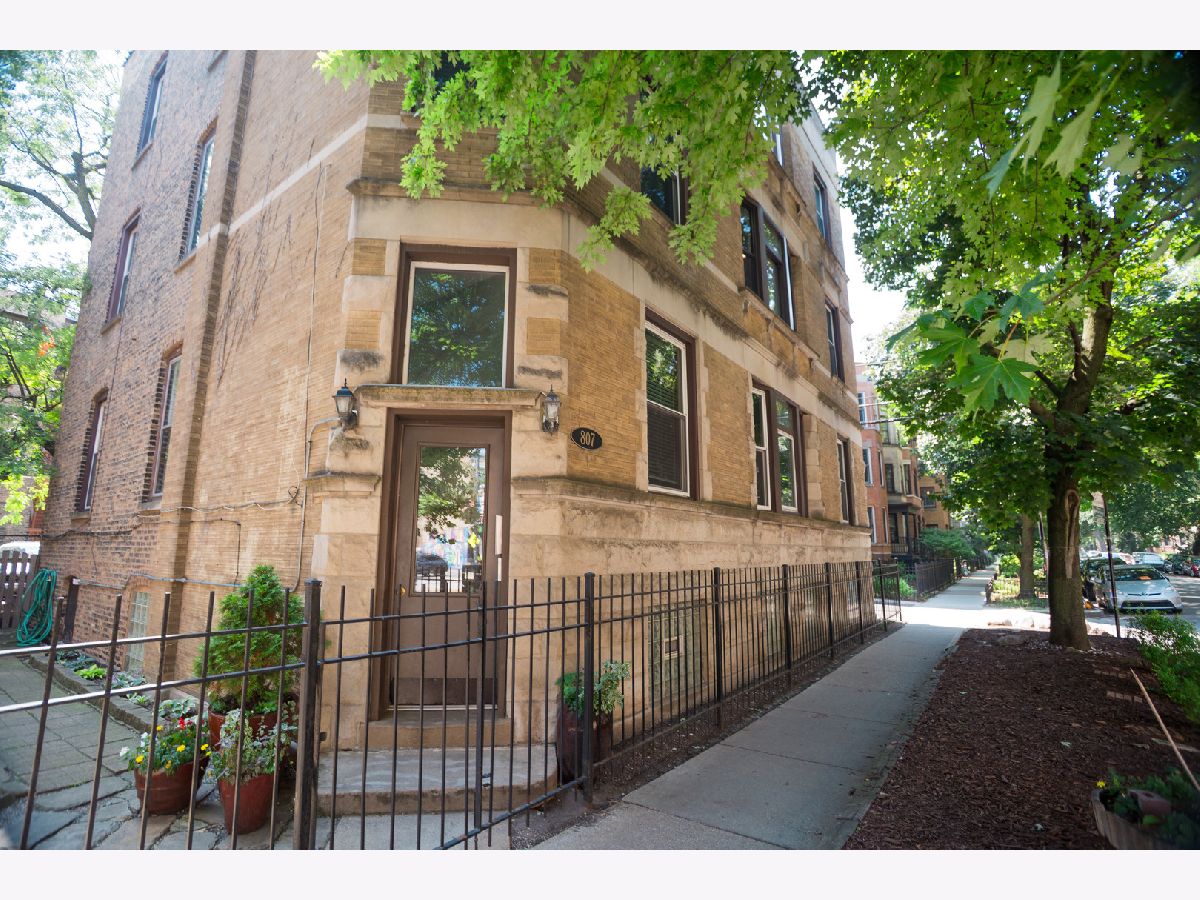  For Sale Chicago Illinois, 807 Newport Avenue