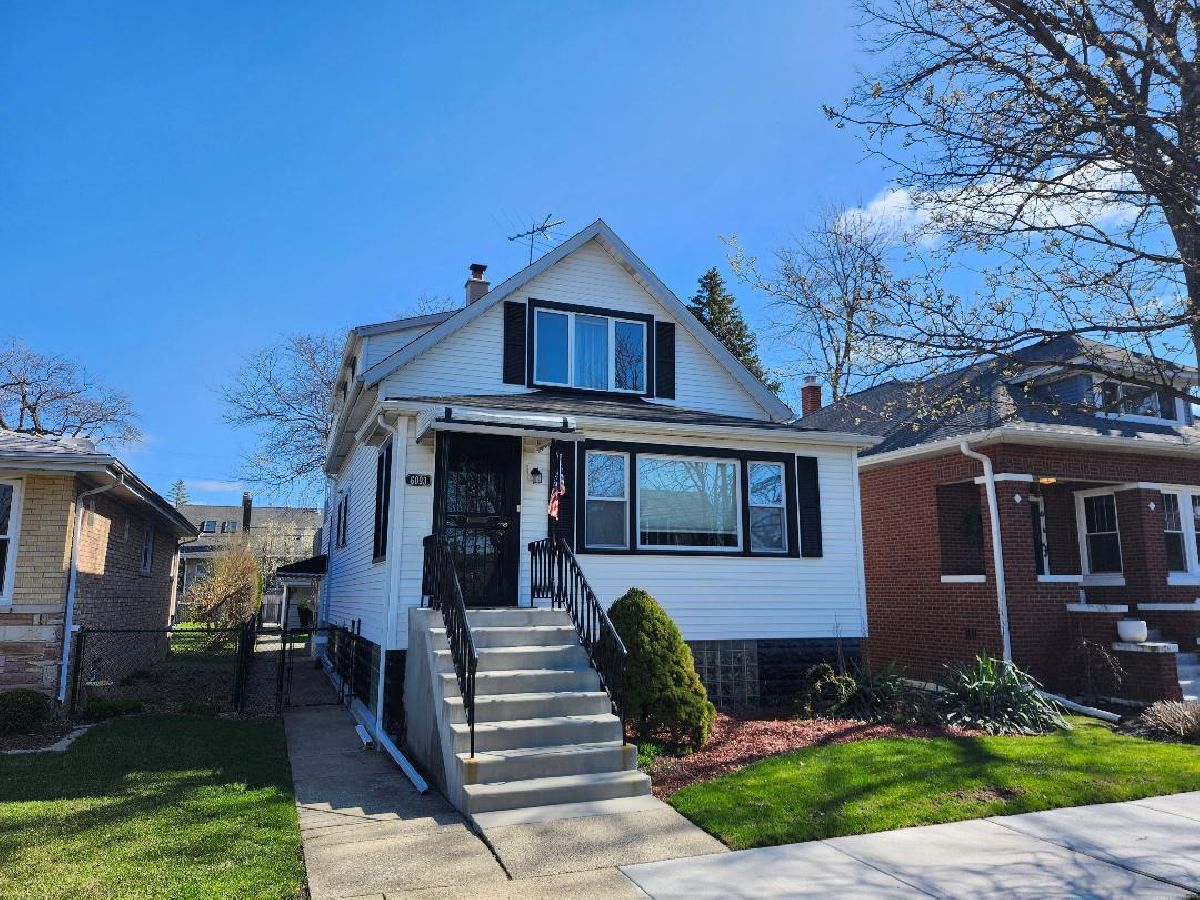  For Sale Chicago Illinois, 6093 Naples Avenue